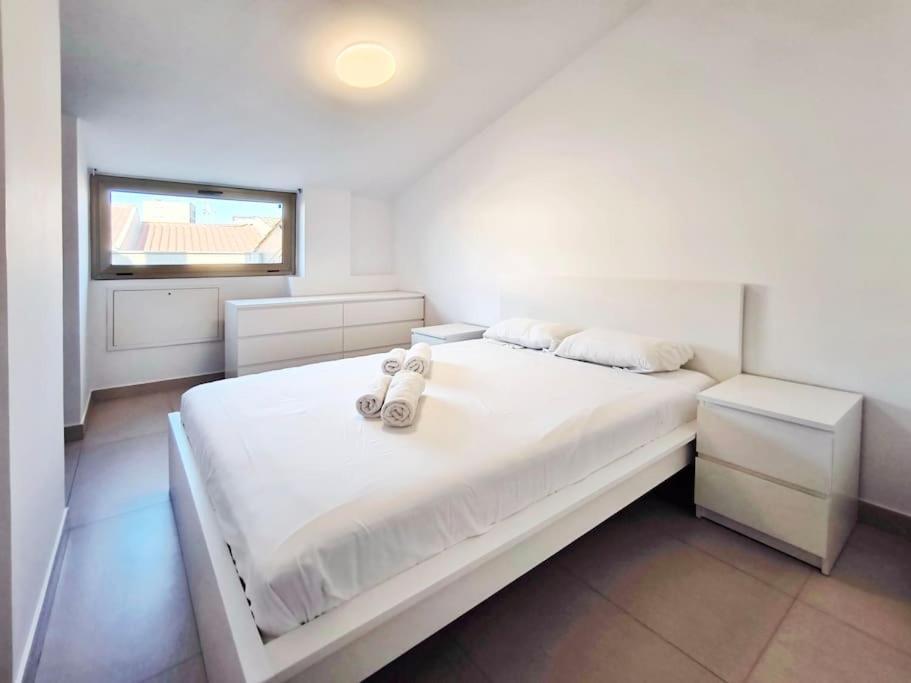 Moderno Apartamento Duplex En Terrassa Centro Eksteriør billede