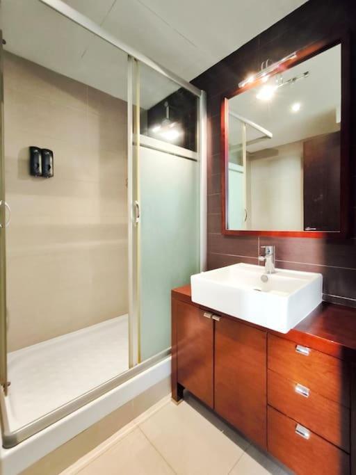 Moderno Apartamento Duplex En Terrassa Centro Eksteriør billede