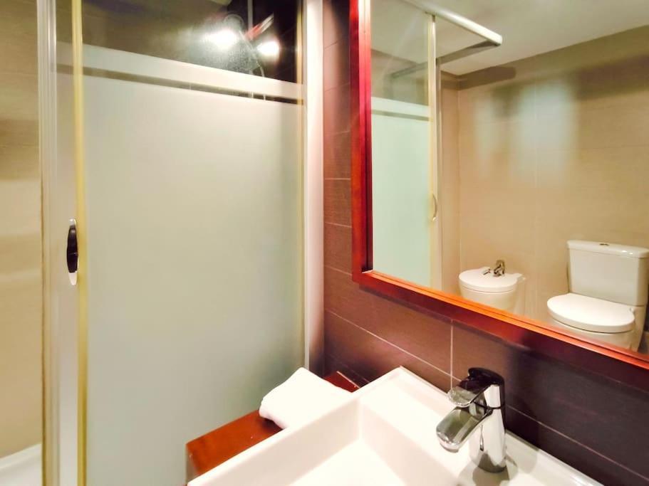 Moderno Apartamento Duplex En Terrassa Centro Eksteriør billede