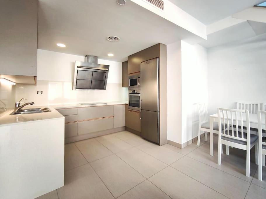 Moderno Apartamento Duplex En Terrassa Centro Eksteriør billede