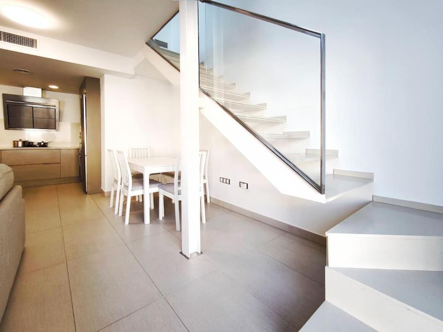 Moderno Apartamento Duplex En Terrassa Centro Eksteriør billede